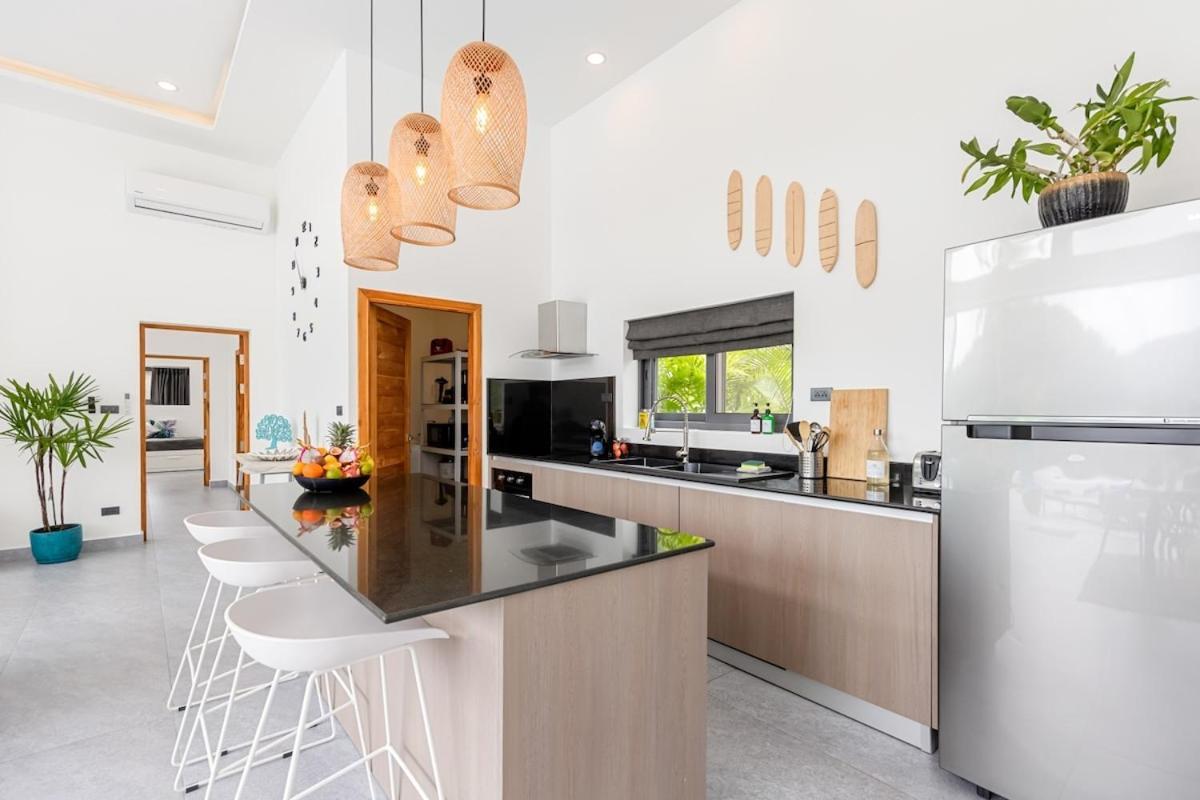 Camille - Seaview - 4 Bedrooms Villaer *